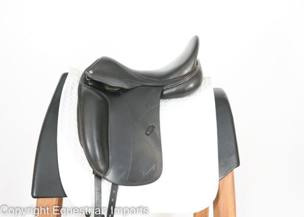 Amerigo Cortina Dressage Saddle 17M SN 3090097
