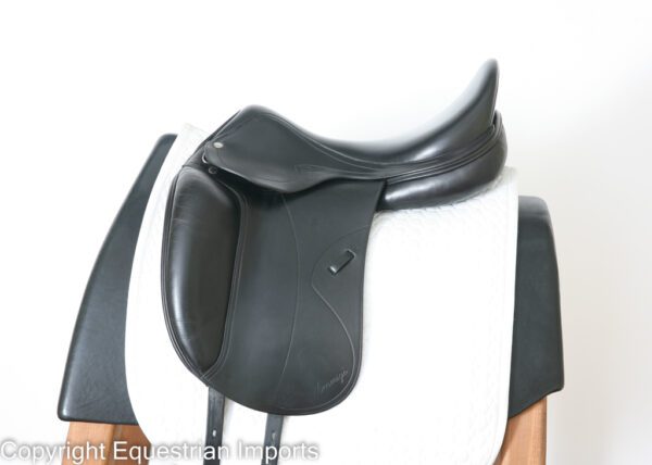 Amerigo Classic Dressage Saddle 18NM SN: 47120110