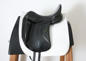 Amerigo Cervia Siena Dressage Saddle 17.5MW SN N05700212 Inv 5785