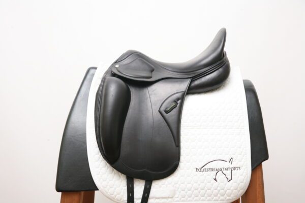 Used Amerigo Cortina Siena 17W Monoflap Dressage Saddle SN: N057811020