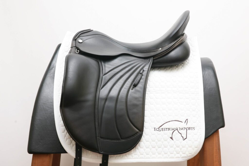 Albion Platinum Royale dressage Saddle18W SN: 84868