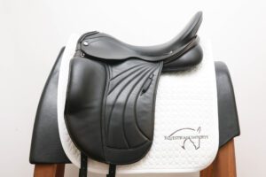 Albion Platinum Royale dressage Saddle18W SN: 84868