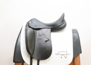 Prestige D1D Zero 17M Black Dressage Saddle Inv 4099