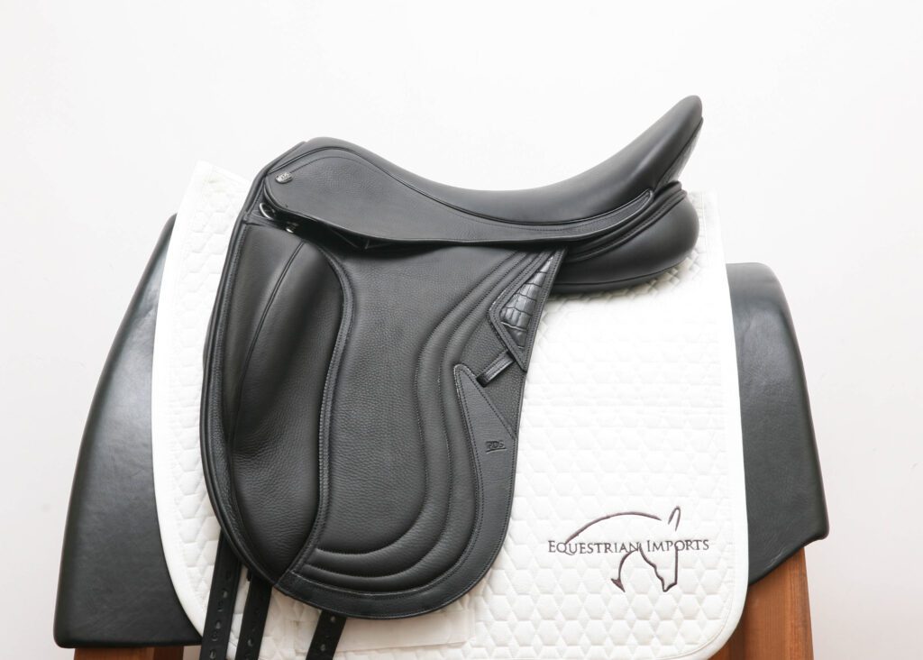 PDS Jaguar 18AdjDJ Dressage Saddle SN 241200051