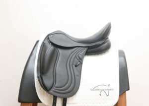 PDS Carl Hester Collection Brioso 18 Adj Dressage Saddle SN 250900101 Inv 7055