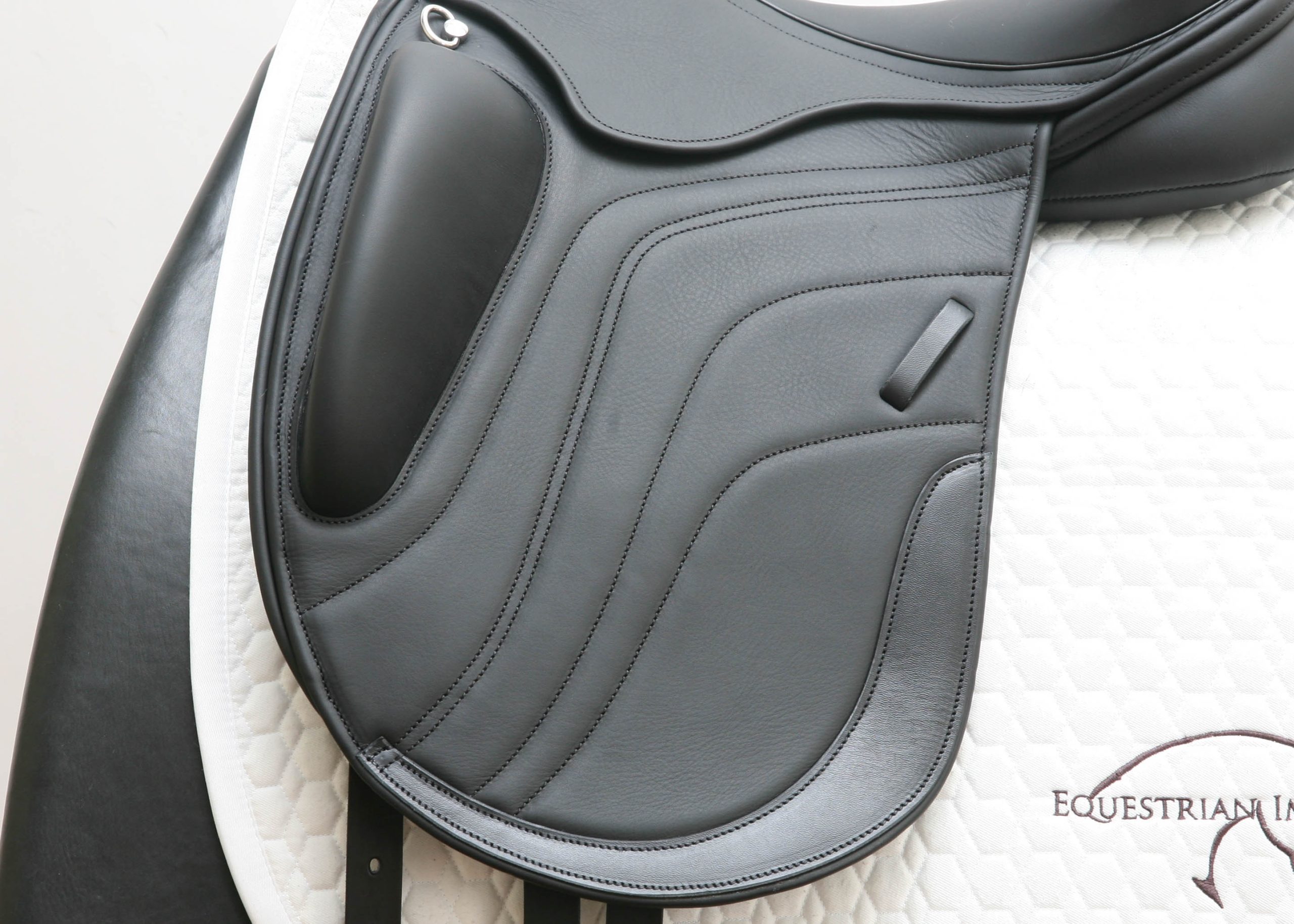 Albion Kontinuum D Monoflap Dressage Saddle - Image 3