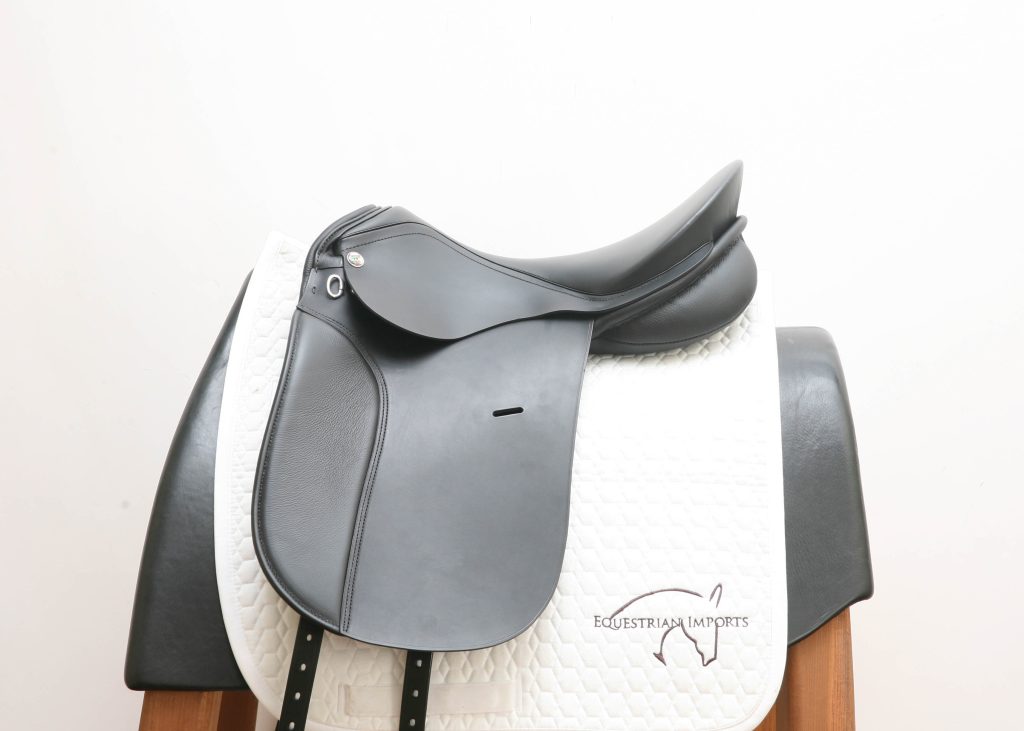 KN Olympik 17.5M Dressage Saddle SN: 260397VMK245 Inv: 7072