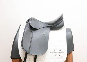 KN Olympik 17.5M Dressage Saddle SN: 260397VMK245 Inv: 7072